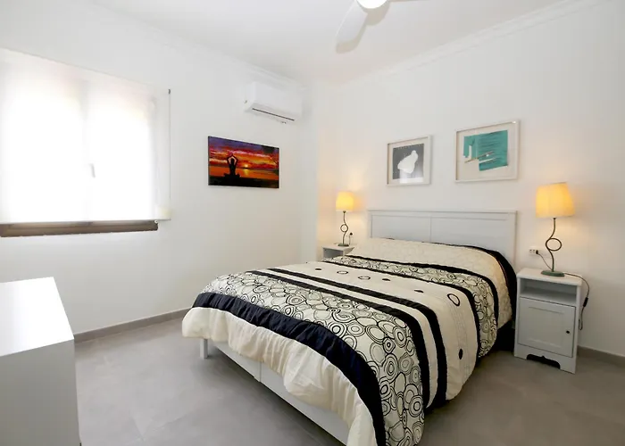 West Augusta Εστεπόνα